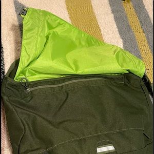 Osprey Beta laptop messenger bag